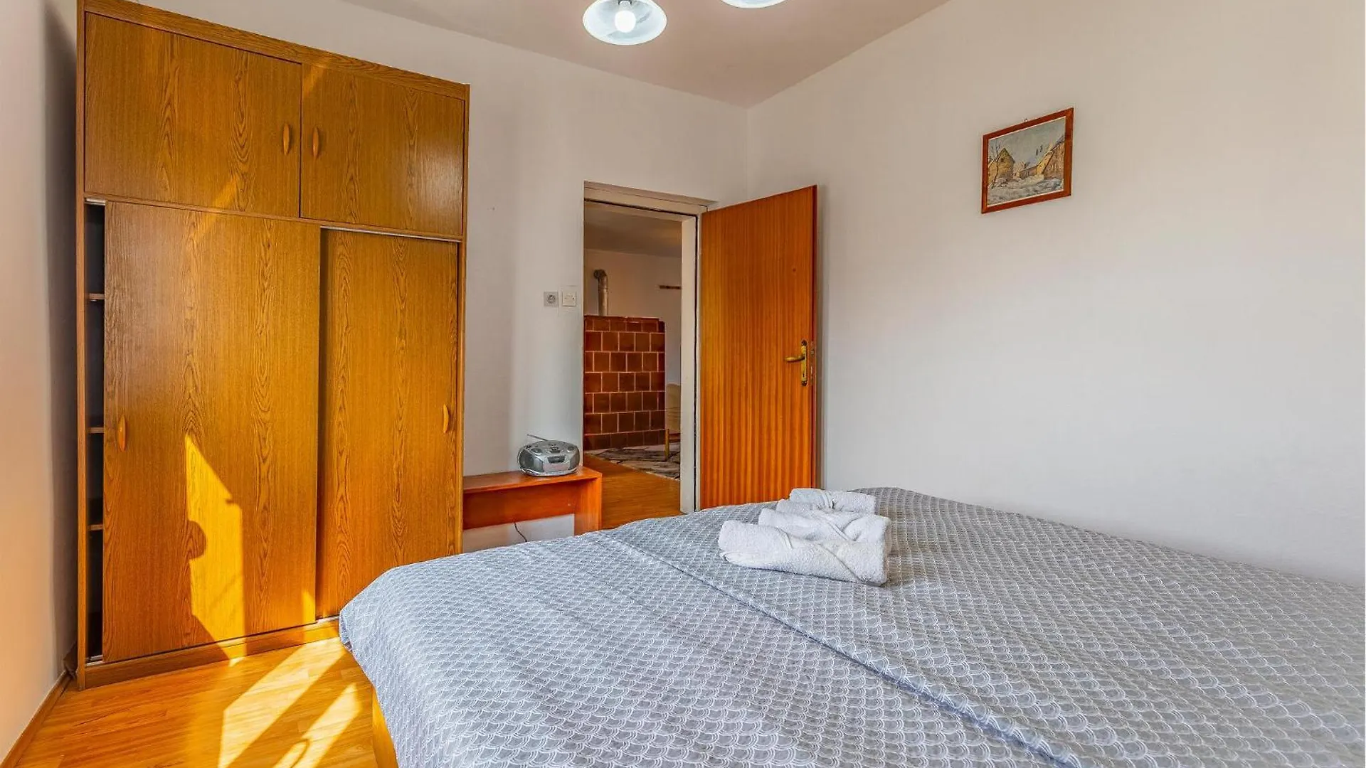 Two Bedroom Cozy Apartment In Ližnjan 克罗地亚