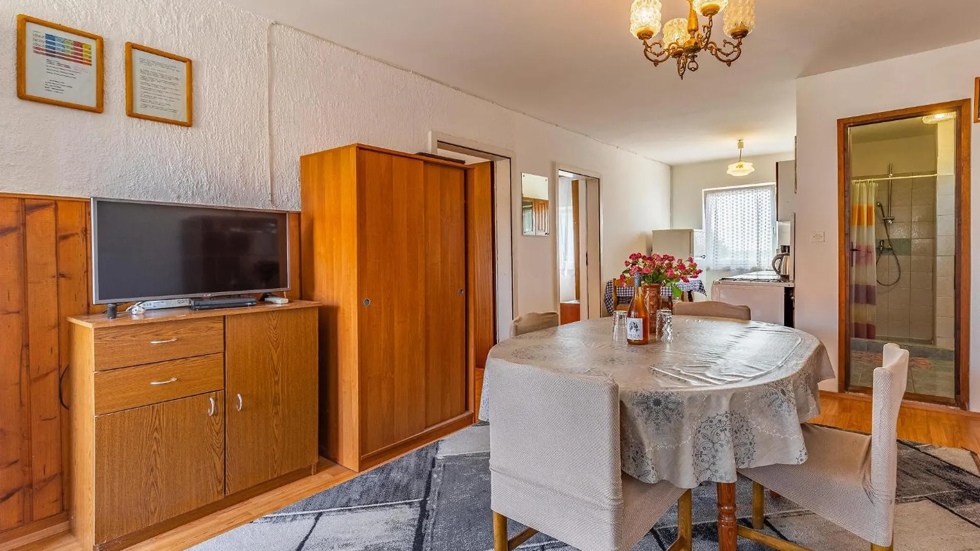 Two Bedroom Cozy Apartment In Ližnjan