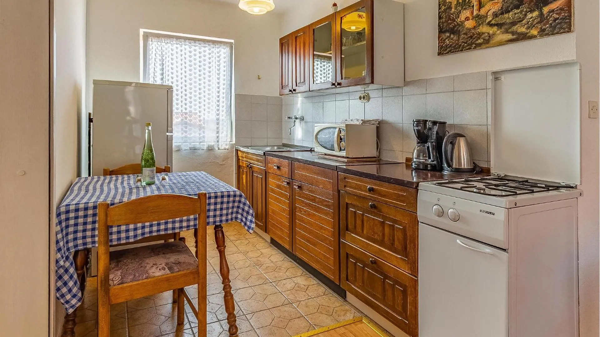 Two Bedroom Cozy Apartment In Ližnjan