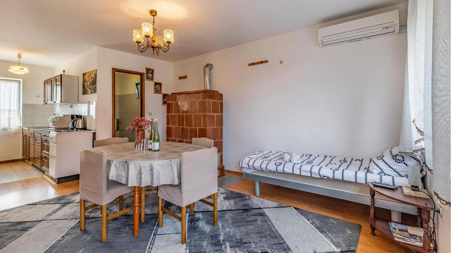 Two Bedroom Cozy Apartment In Ližnjan 0*,